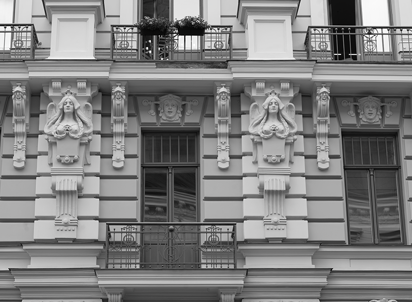 O1100742 /></td>
		<td class=