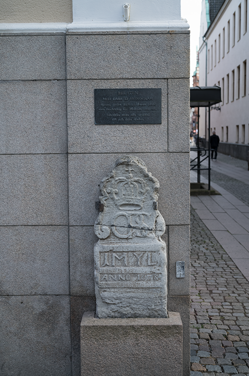V0001048